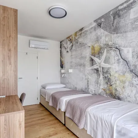 Palace - Crowonder Luxury Rent