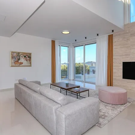 Palace - Crowonder Luxury Rent Villa