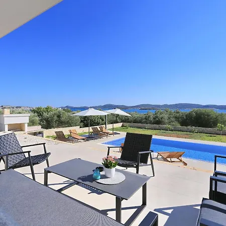 Palace - Crowonder Luxury Rent * Sveti Filip i Jakov