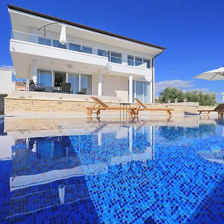 Palace - Crowonder Luxury Rent