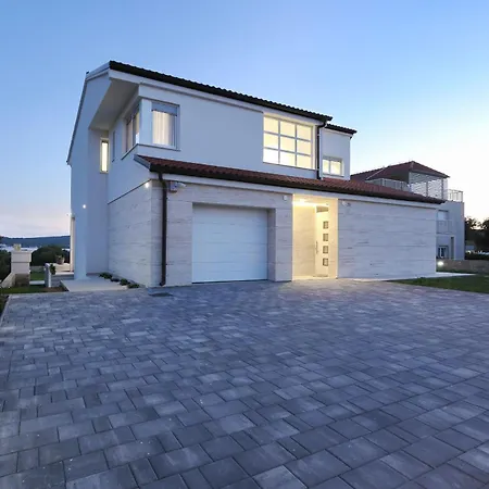 Palace - Crowonder Luxury Rent Villa