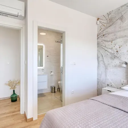 Palace - Crowonder Luxury Rent Villa Sveti Filip i Jakov
