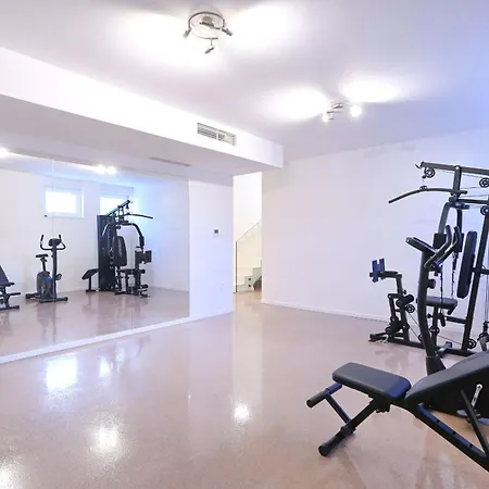 Palace - Crowonder Luxury Rent *