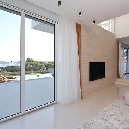Villa Palace - Crowonder Luxury Rent Sveti Filip i Jakov
